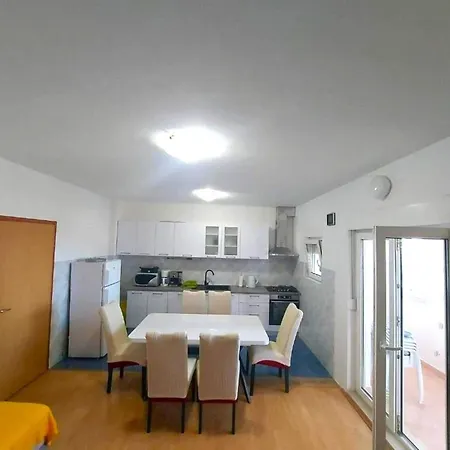 Charming Arta Apartment *