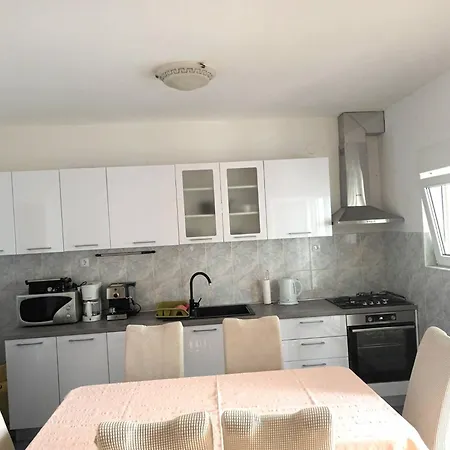 Charming Arta Lägenhet *